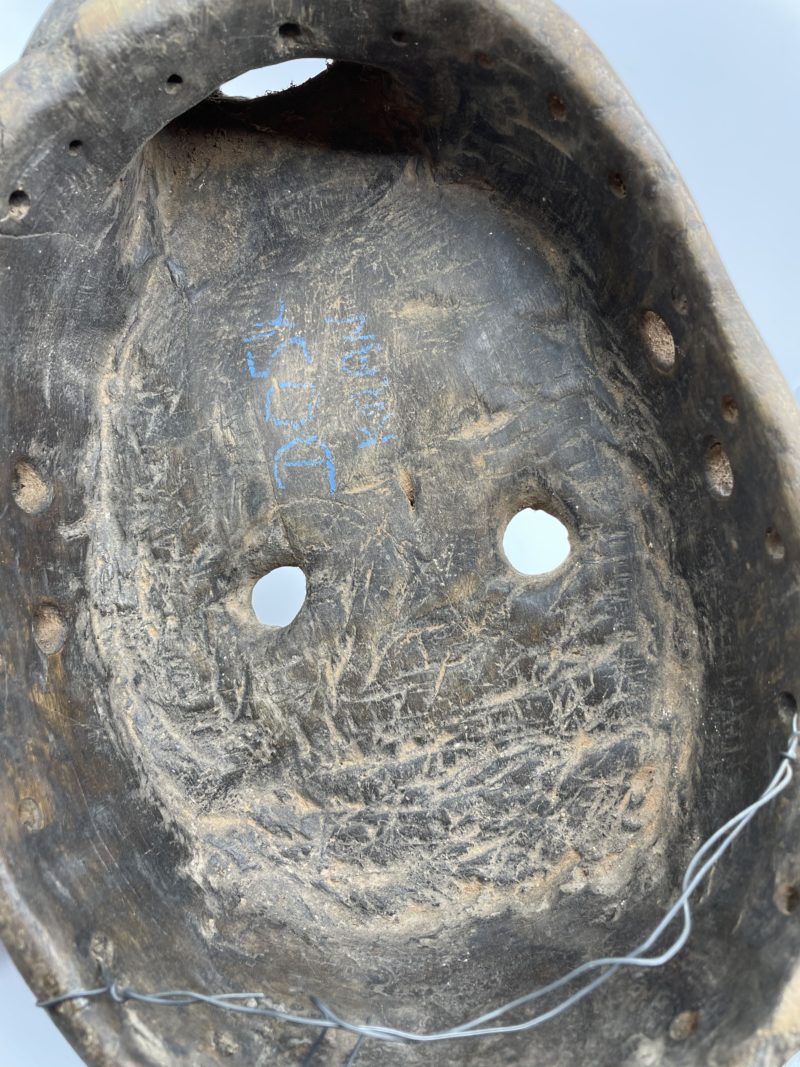Masque africain à coiffe jaune – Image 4