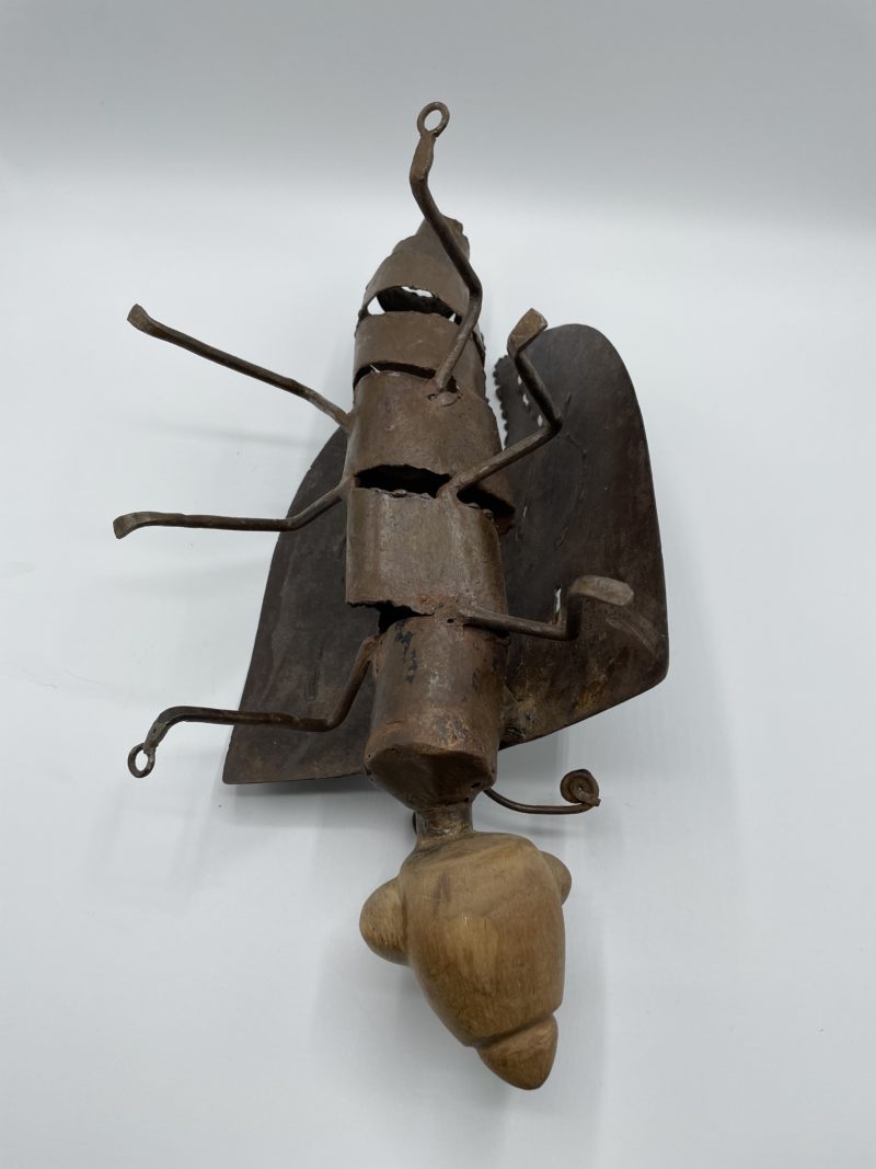 Sculpture insecte volant métal et bois – Image 4