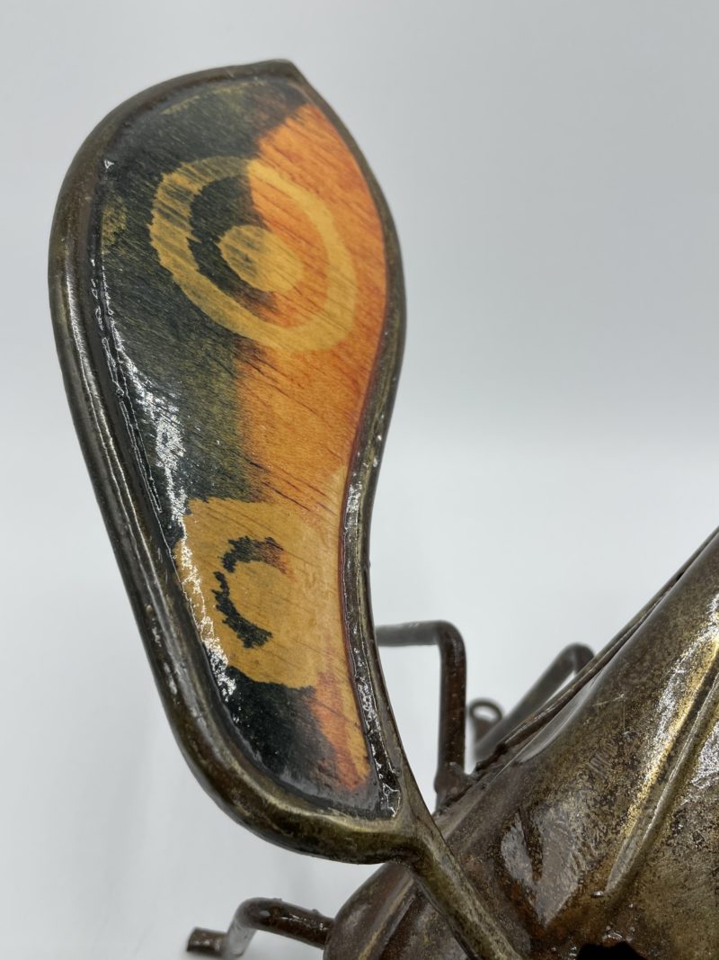 Sculpture insecte papillon métal et bois – Image 5