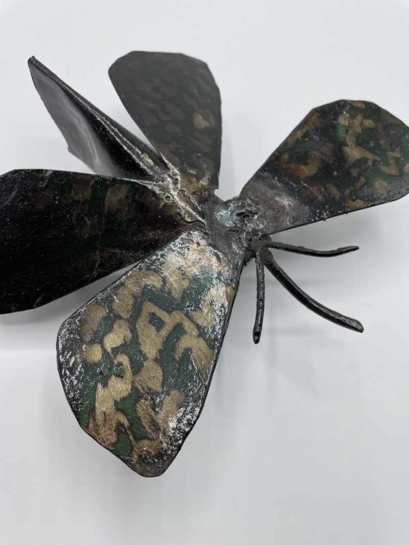 Sculpture métal papillon léopard – Image 3