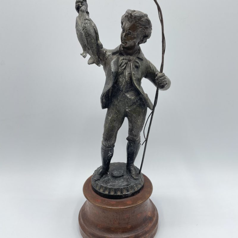 statuette pecheur