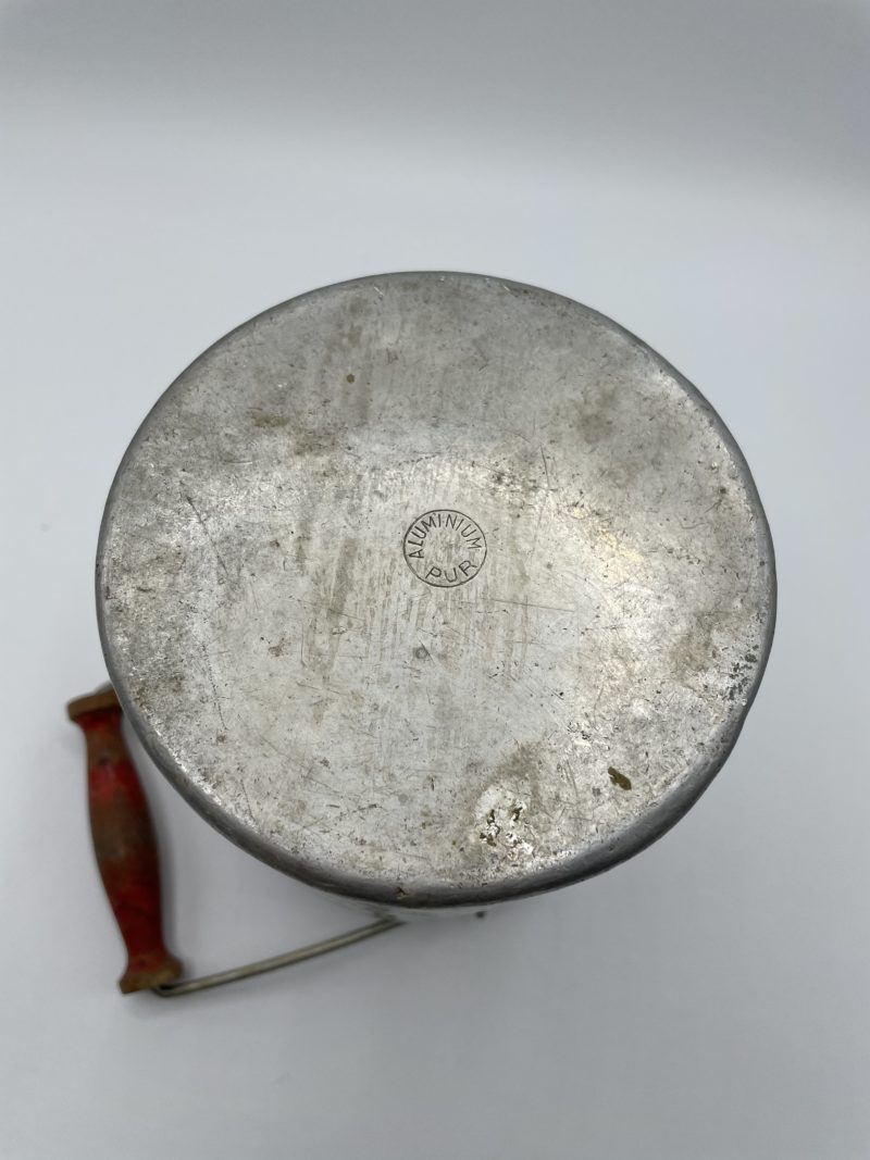 Pot à lait vintage en aluminium – Image 3