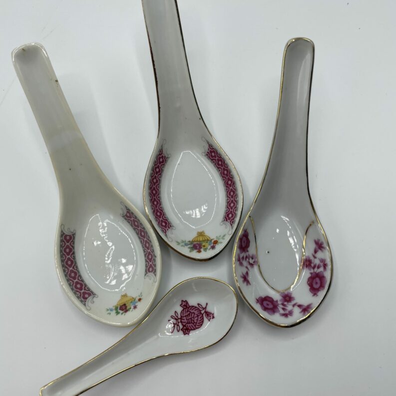 cuillere chinois rouge