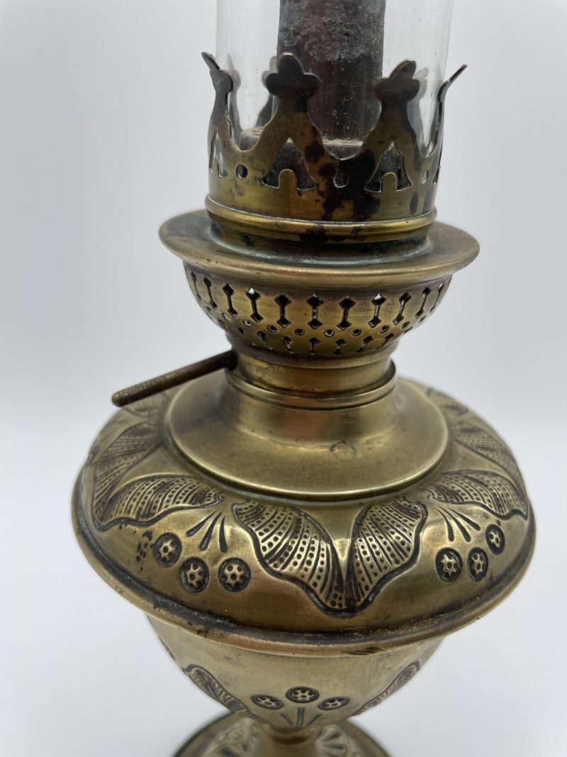 Lampe à pétrole en laiton et cristal – Image 4