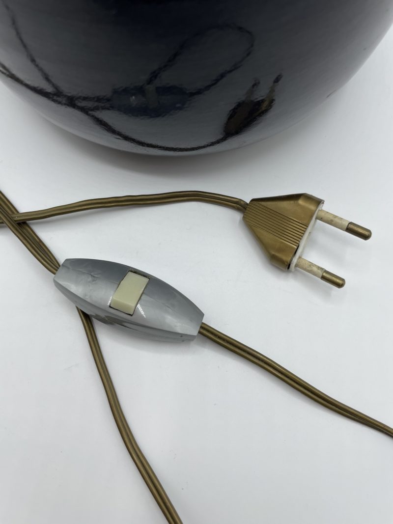 Lampe en terre cuite émaillée bleu marine – Image 3