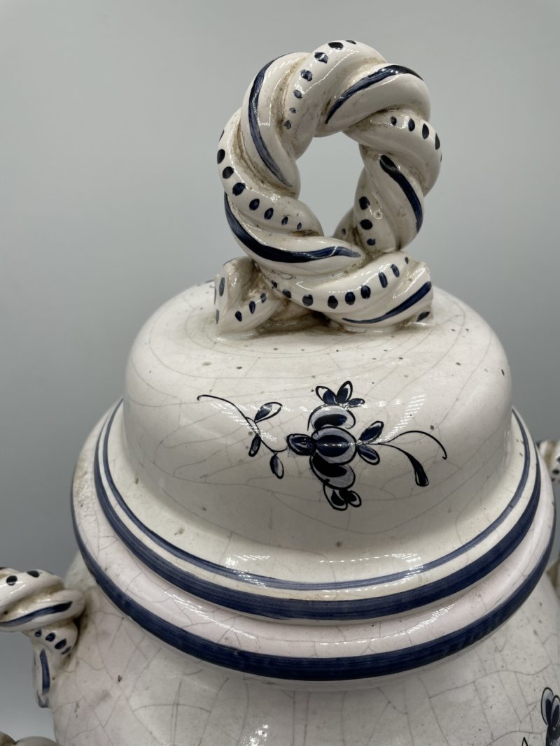 Vase émail fleurs bleues – Image 6