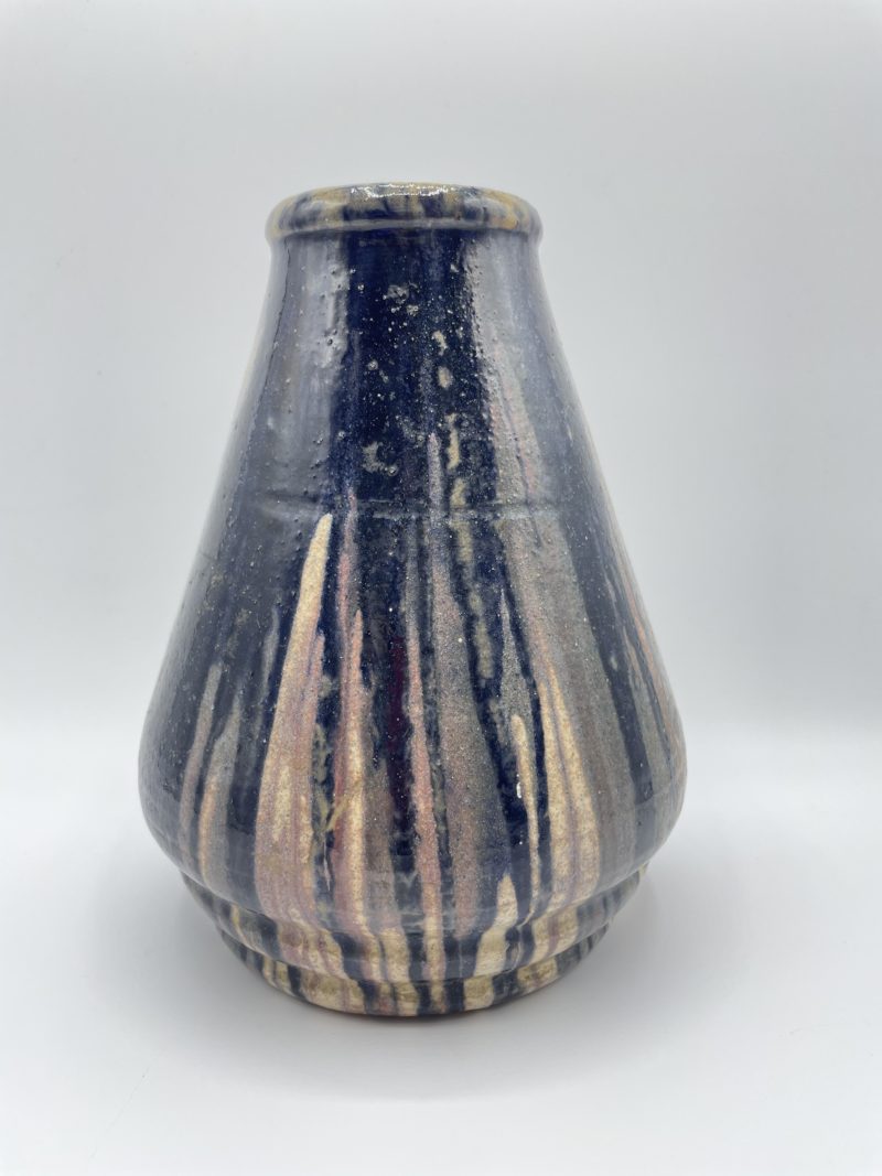vase bleu marine