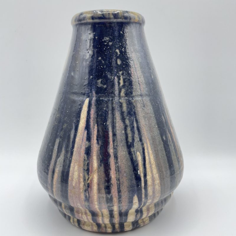 vase bleu marine