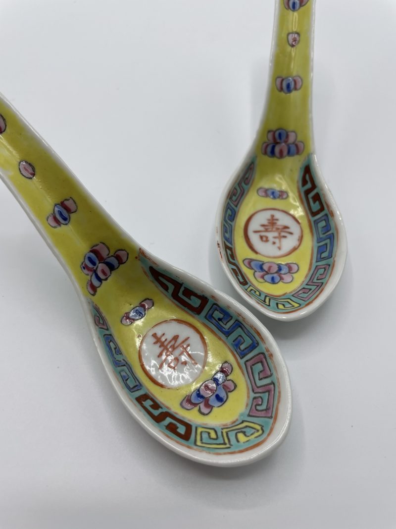 Lot de 2 cuillères à soupe chinoises jaunes – Image 2