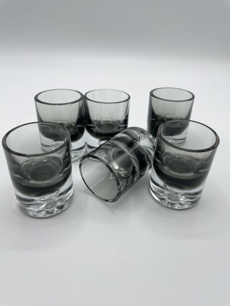 verre shot noir