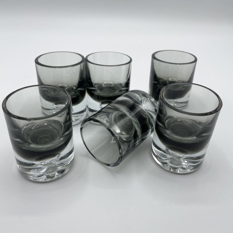 verre shot noir