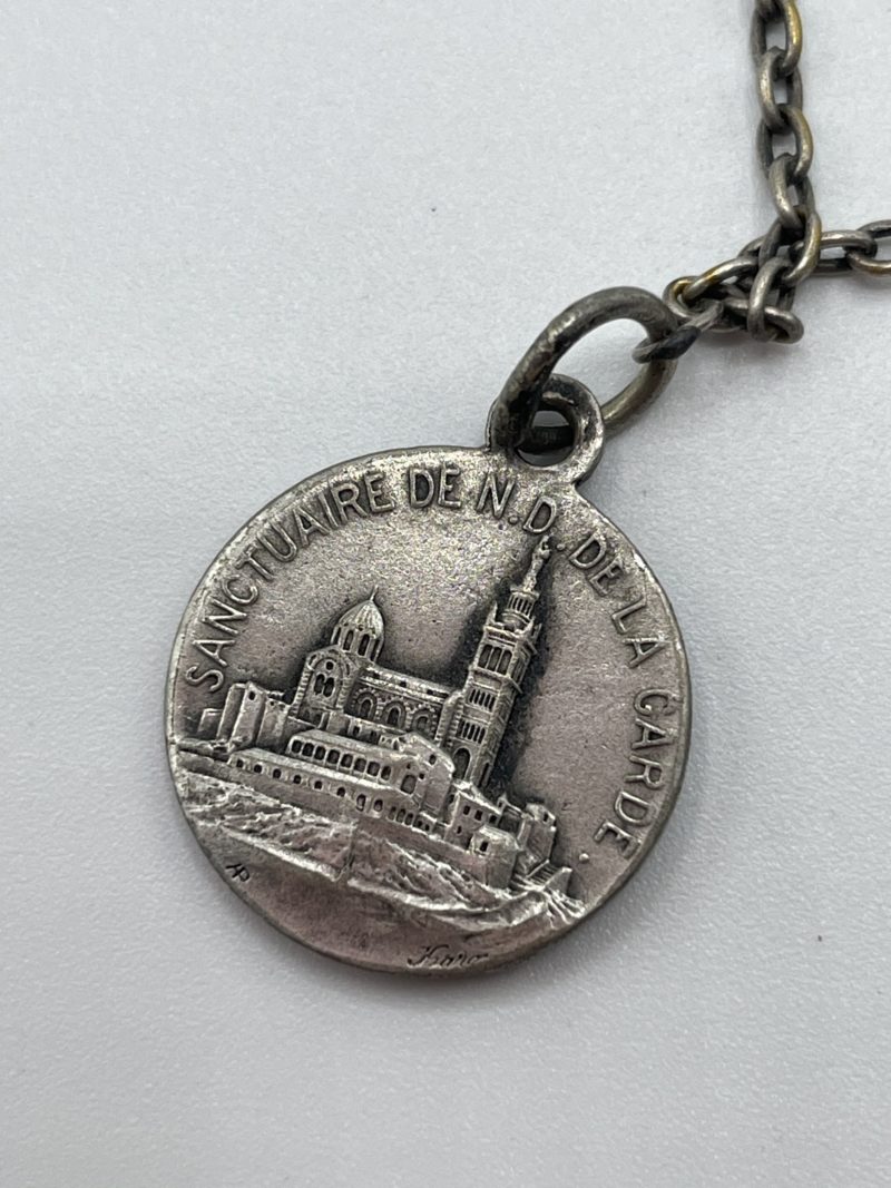 Collier ras de cou médailles – Image 4