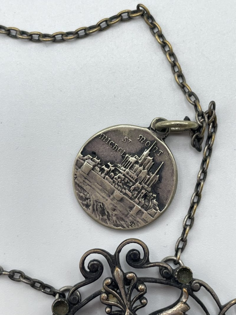 Collier ras de cou médailles – Image 3