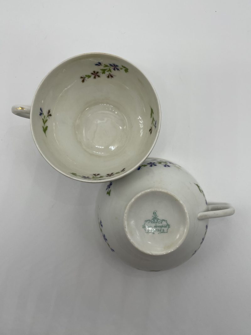 Tasses et soucoupes petites fleurs bleues vintage – Image 3