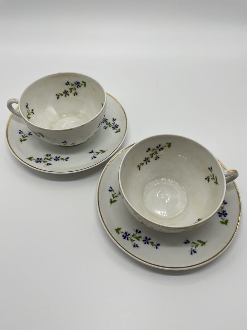 Tasses et soucoupes petites fleurs bleues vintage – Image 2
