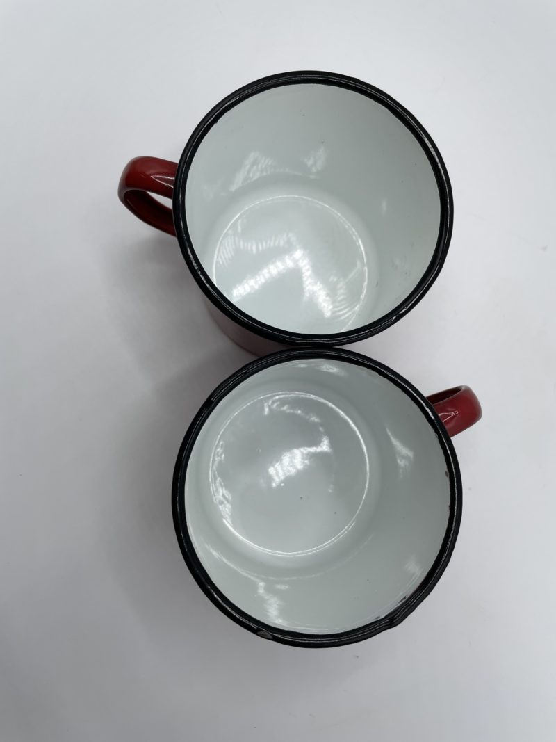 Duo de 2 tasses vintage émail rouge – Image 4