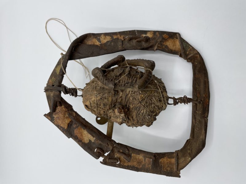 Artisanat Burkina Faso femme aux clefs – Image 2