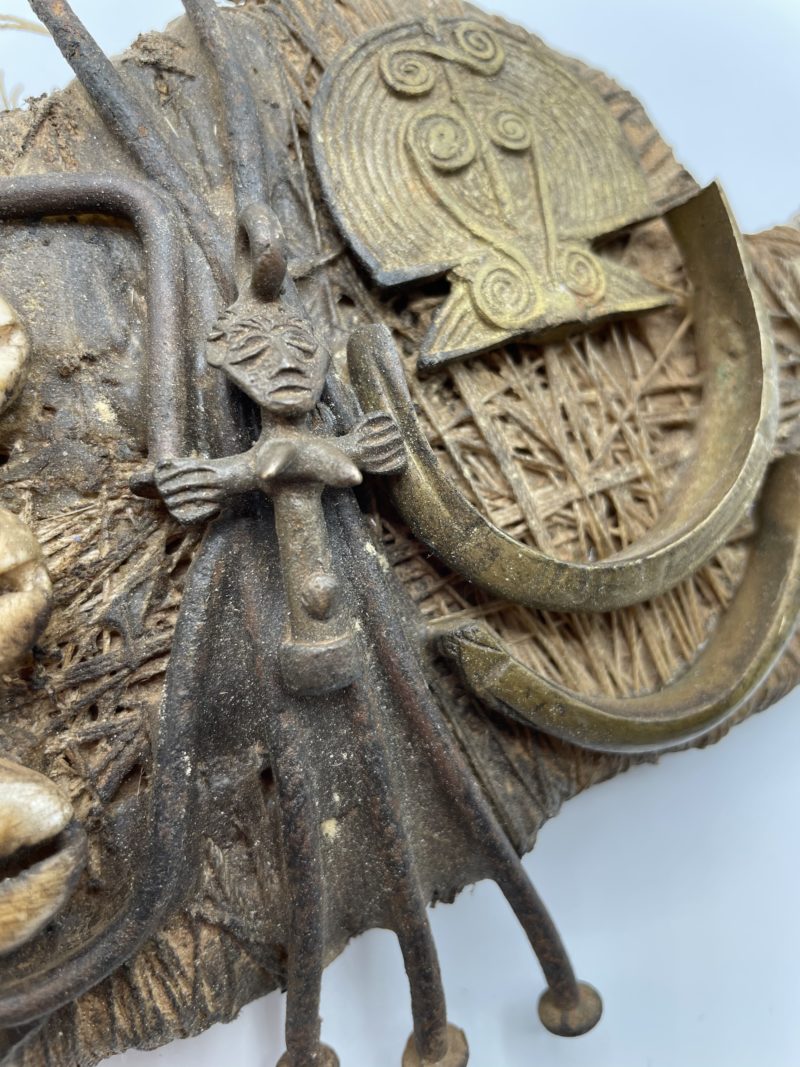 Artisanat Burkina Faso africain femme aux coquillages – Image 2
