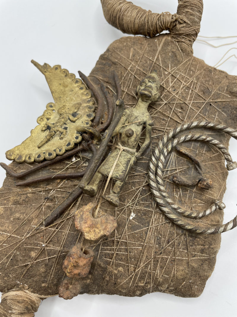 Artisanat Burkina Faso personne au crocodile – Image 5