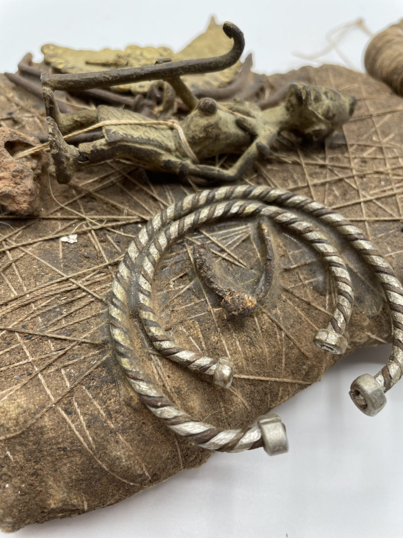 Artisanat Burkina Faso personne au crocodile – Image 2
