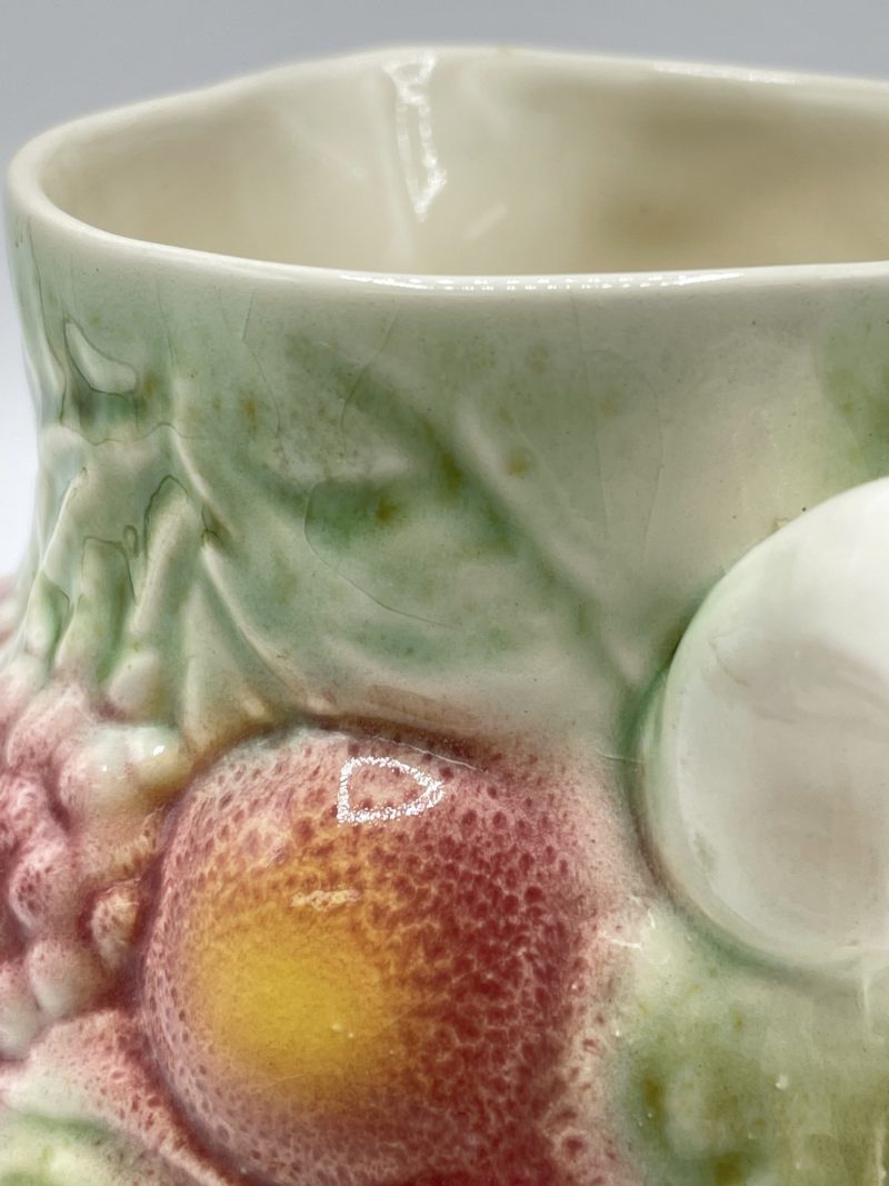 Pichet barbotine Salins les Bains motif fruits – Image 7