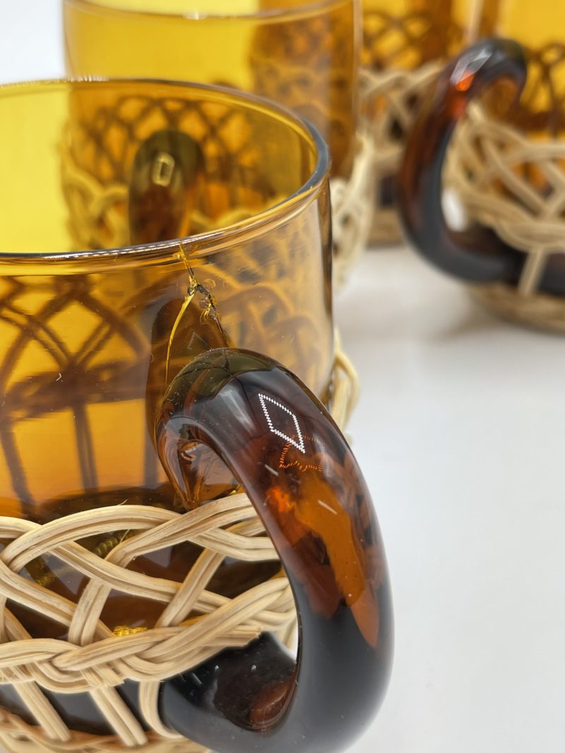 Lot de 6 tasses vintage en rotin – Image 3