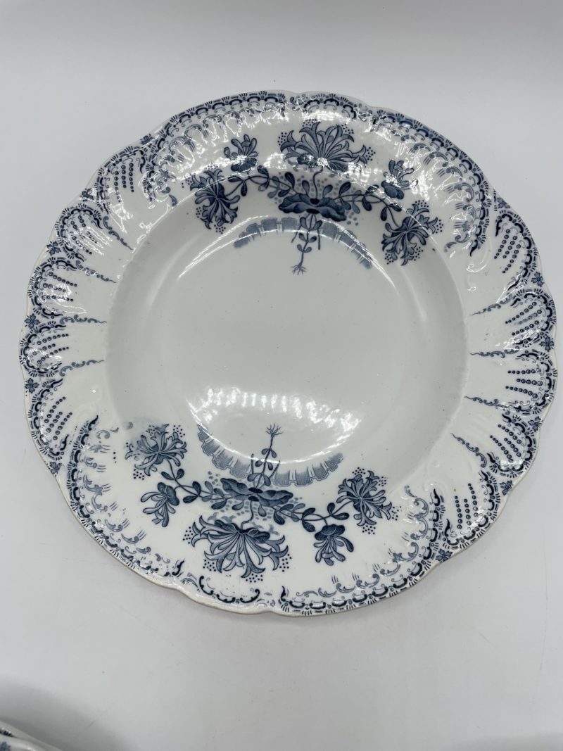 Lot de 4 assiettes vintage bleues terre de fer Saint Amand et Hamage – Image 5