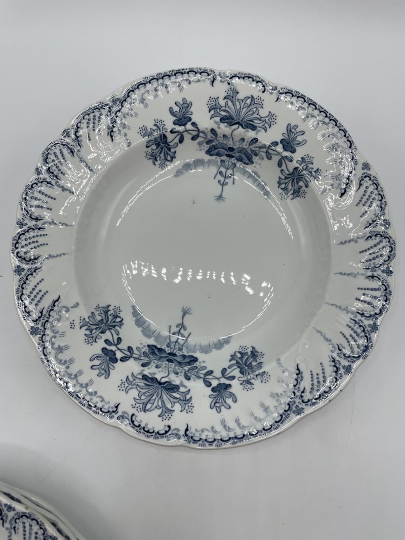 Lot de 4 assiettes vintage bleues terre de fer Saint Amand et Hamage – Image 3