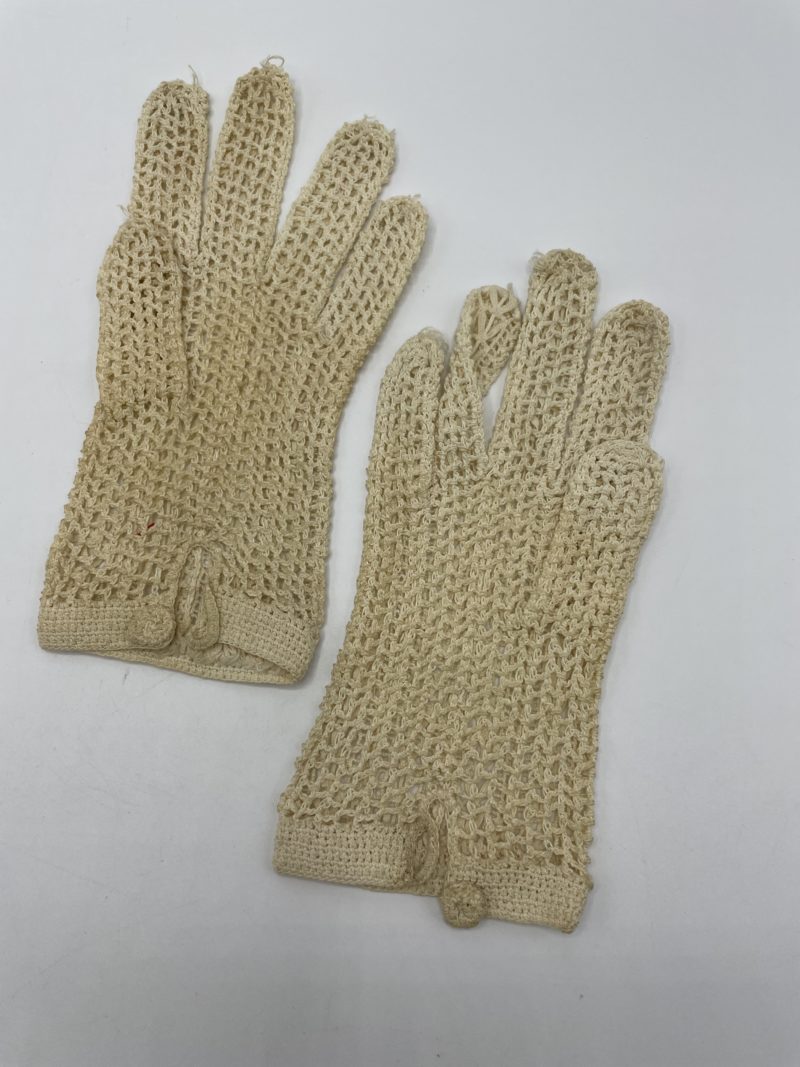 Trio paires de gants femme vintage blanc et écru – Image 7