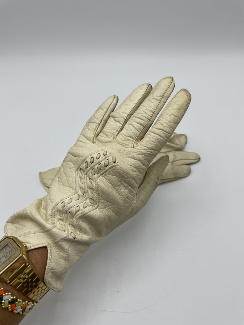Trio paires de gants femme vintage blanc et écru – Image 5