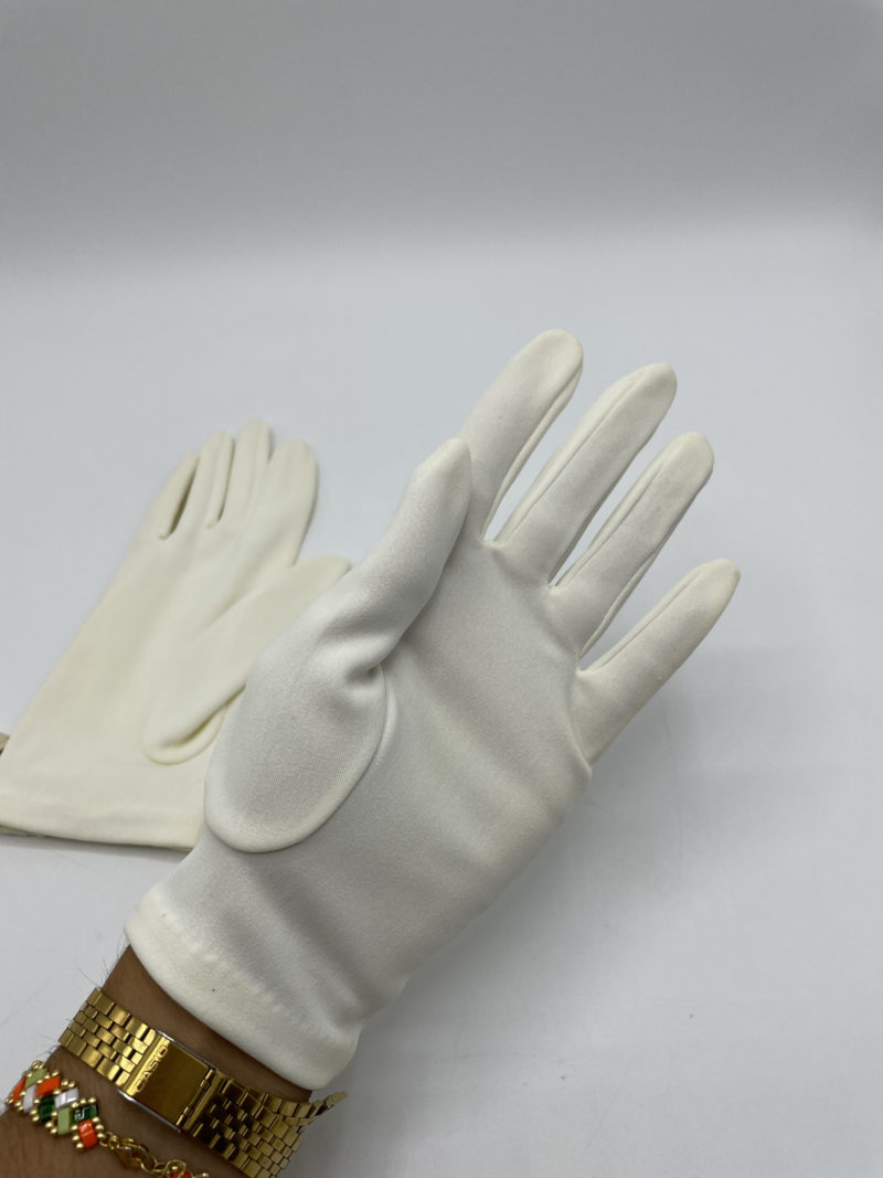 Trio paires de gants femme vintage blanc et écru – Image 4