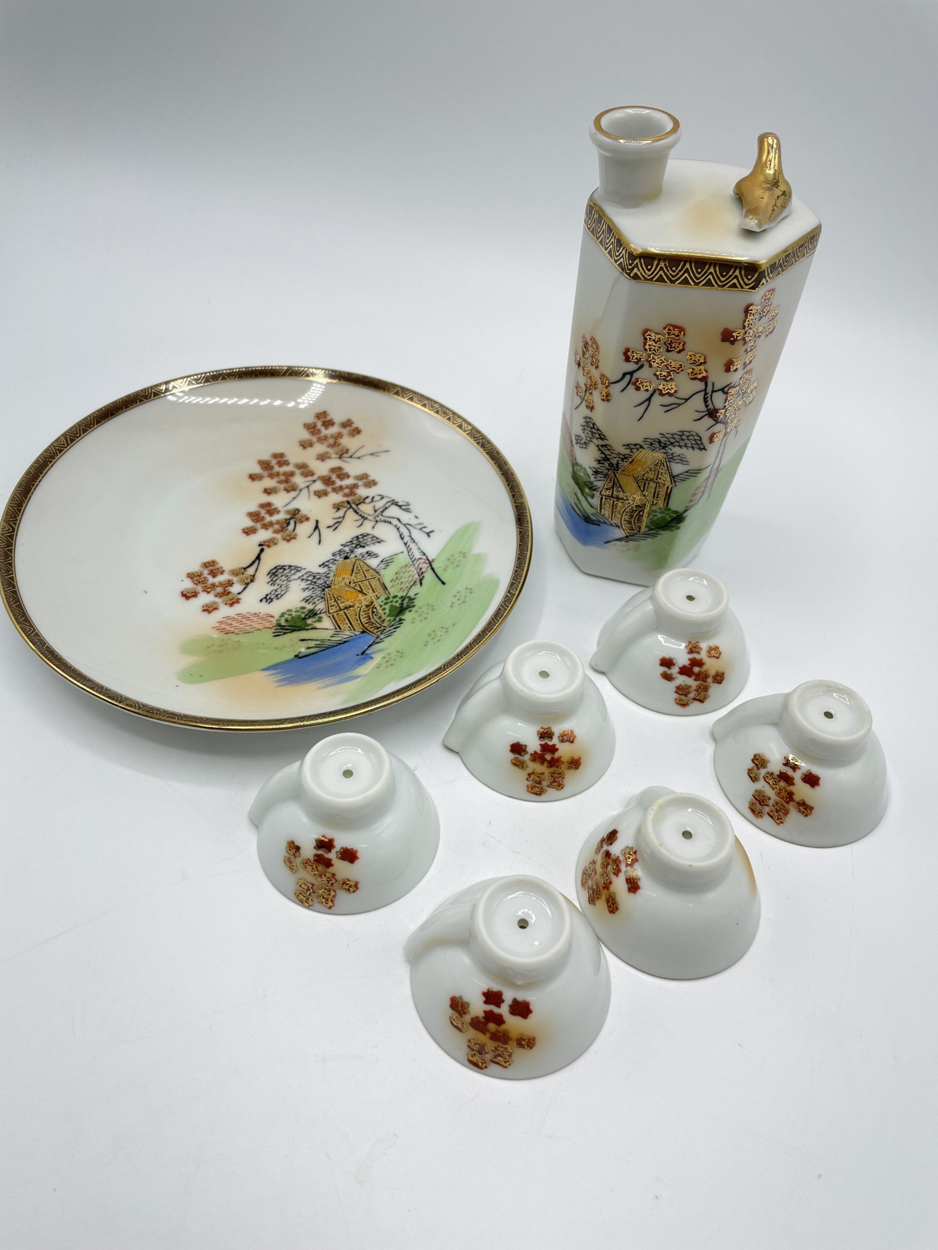 Service à saké porcelaine KUTANI Japon - Ressourcerie Histoires