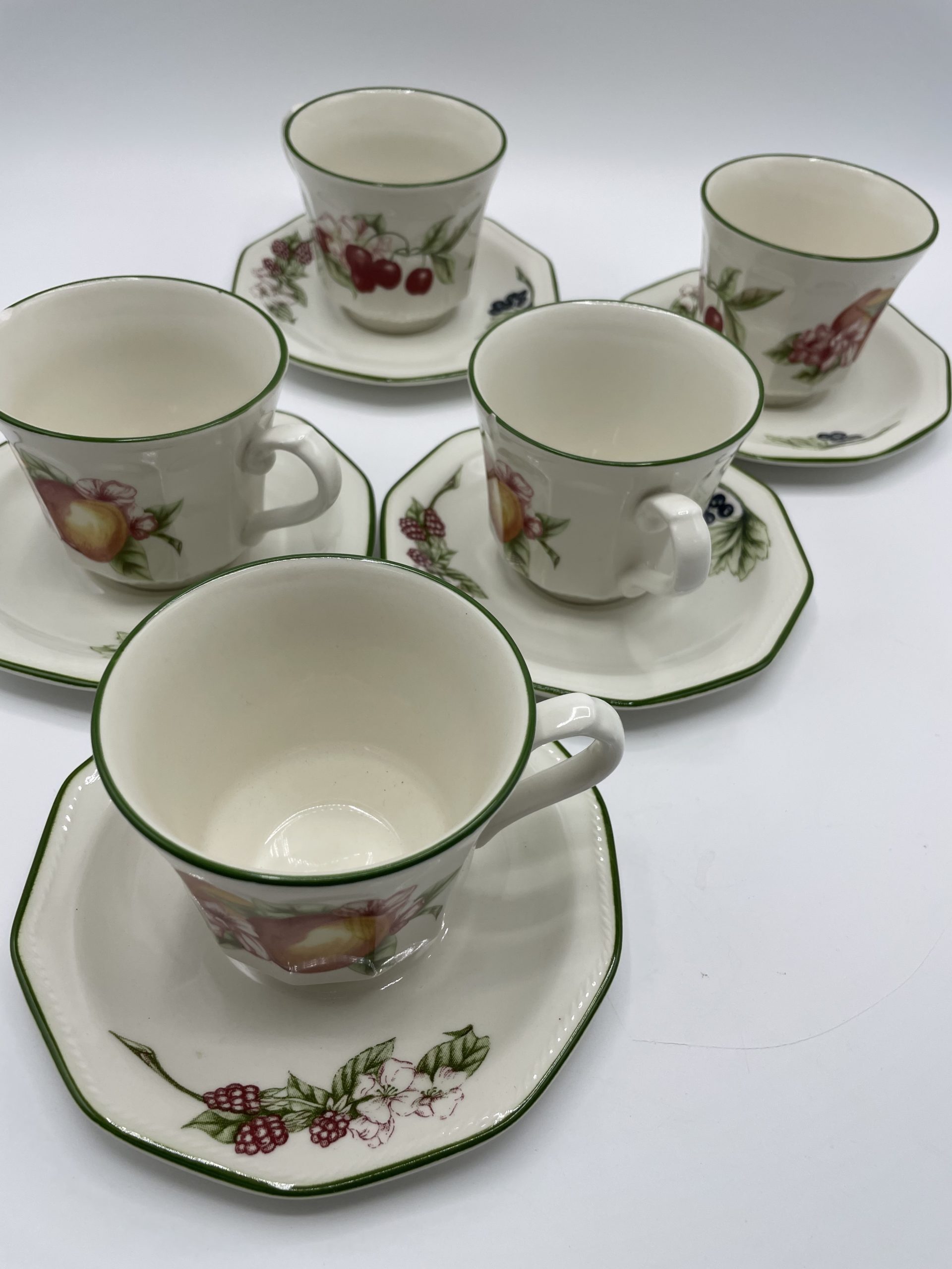 Churchill - Service de table pour 6 personnes (46) - Porcelaine