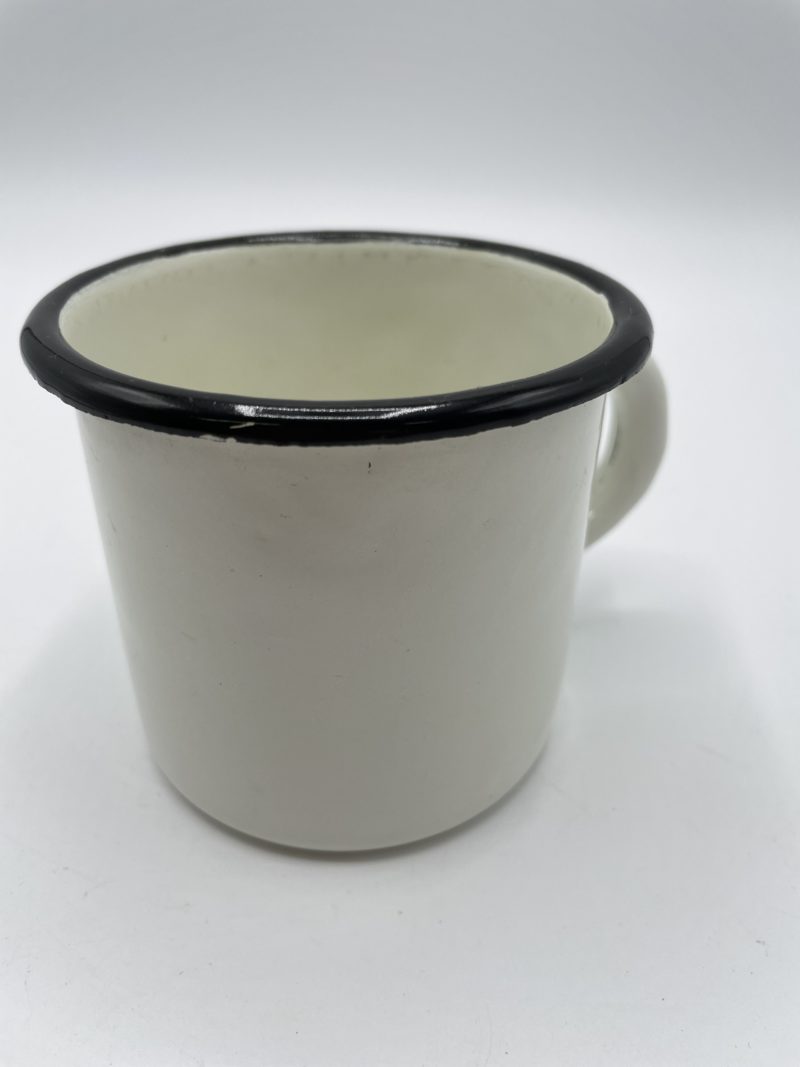 Tasse émaillée vintage blanc et noir – Image 2