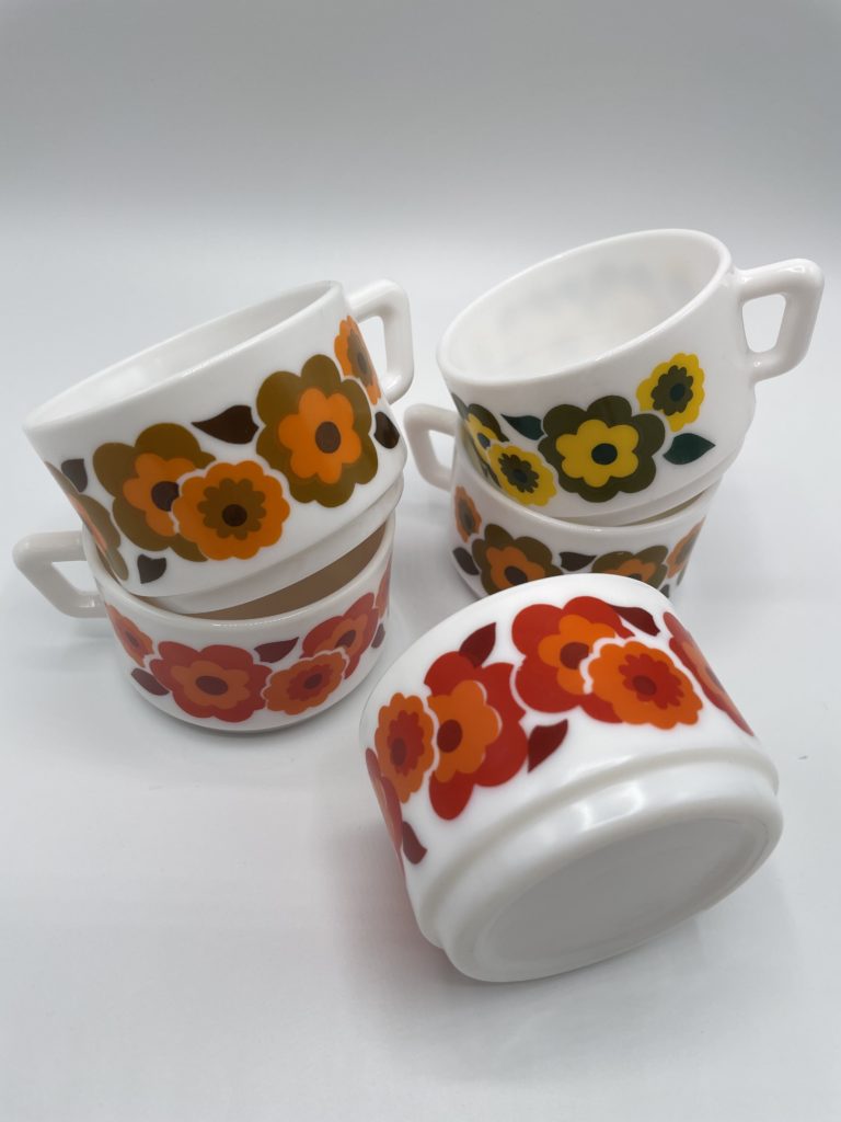 Lot De 6 Tasses à Café Mobil France, Fleurs Lotus, Verre Opalin Vintage 70's
