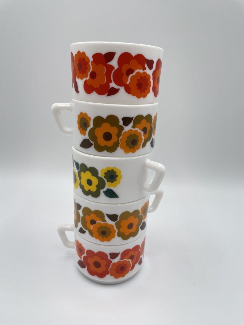 tasse vintage arcopal lotus fleur