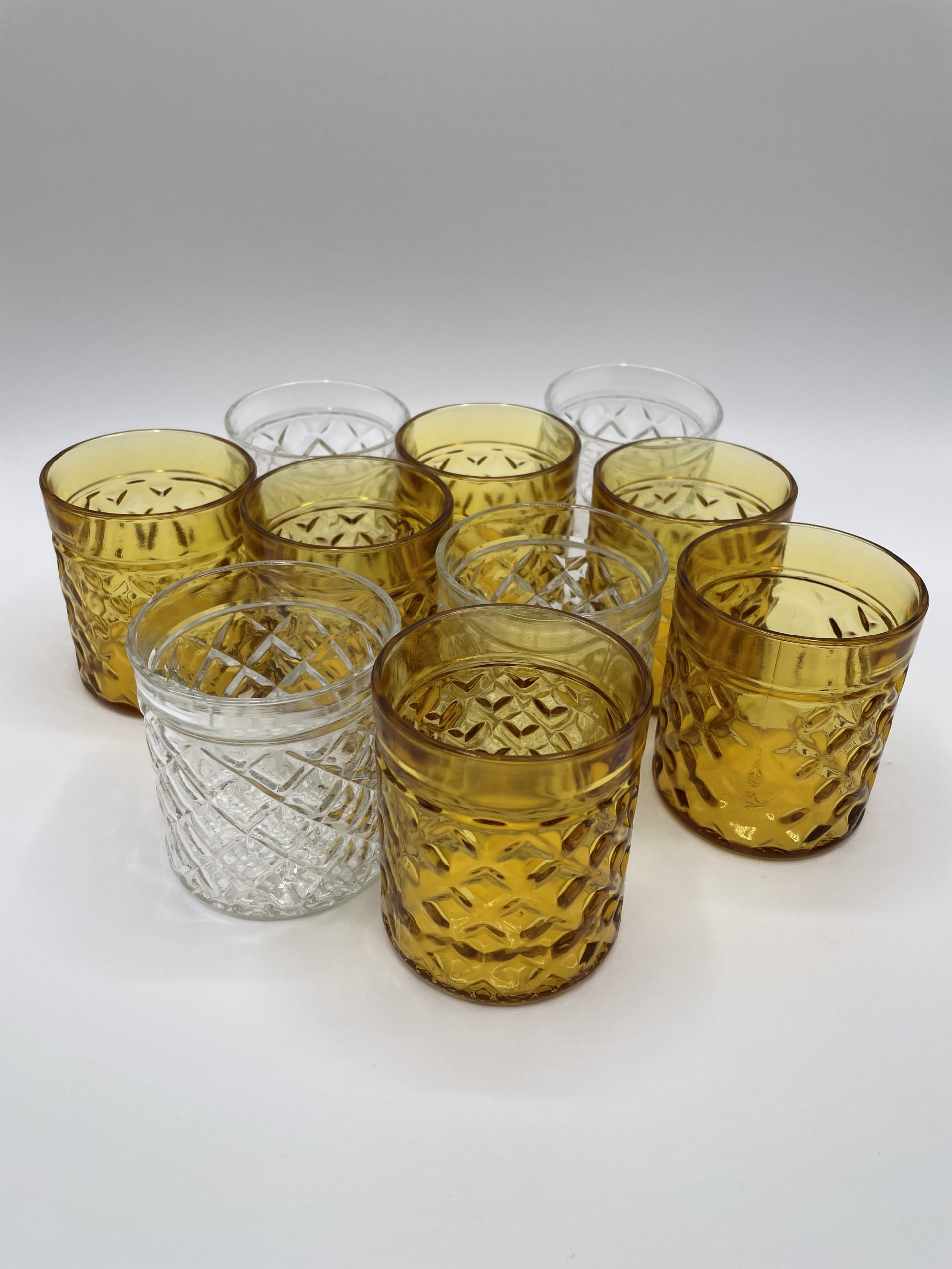 Lot verres vintage dépareillés ambrés et transparent - Ressourcerie  Histoires Sans Fin