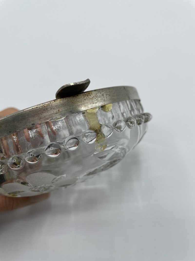 Cendrier vintage en verre et cerclage métallique – Image 7