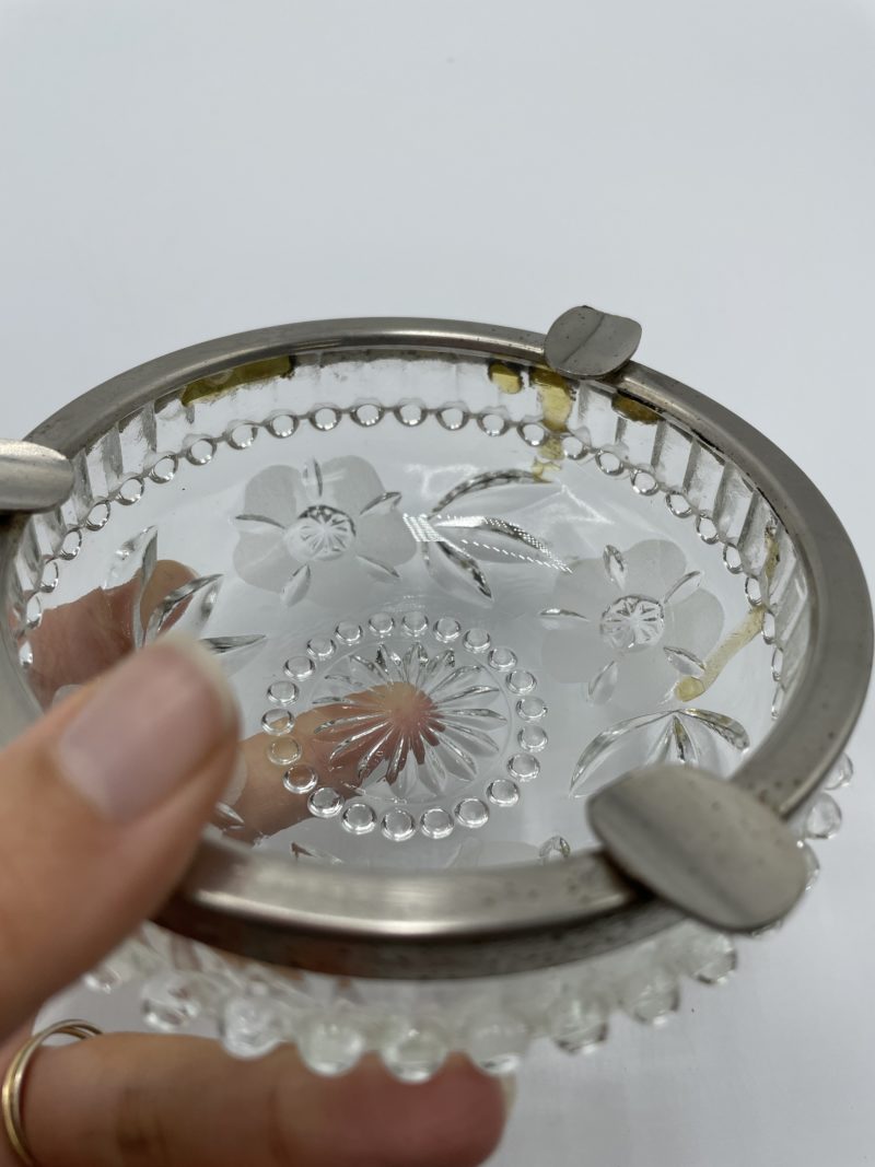 Cendrier vintage en verre et cerclage métallique – Image 6