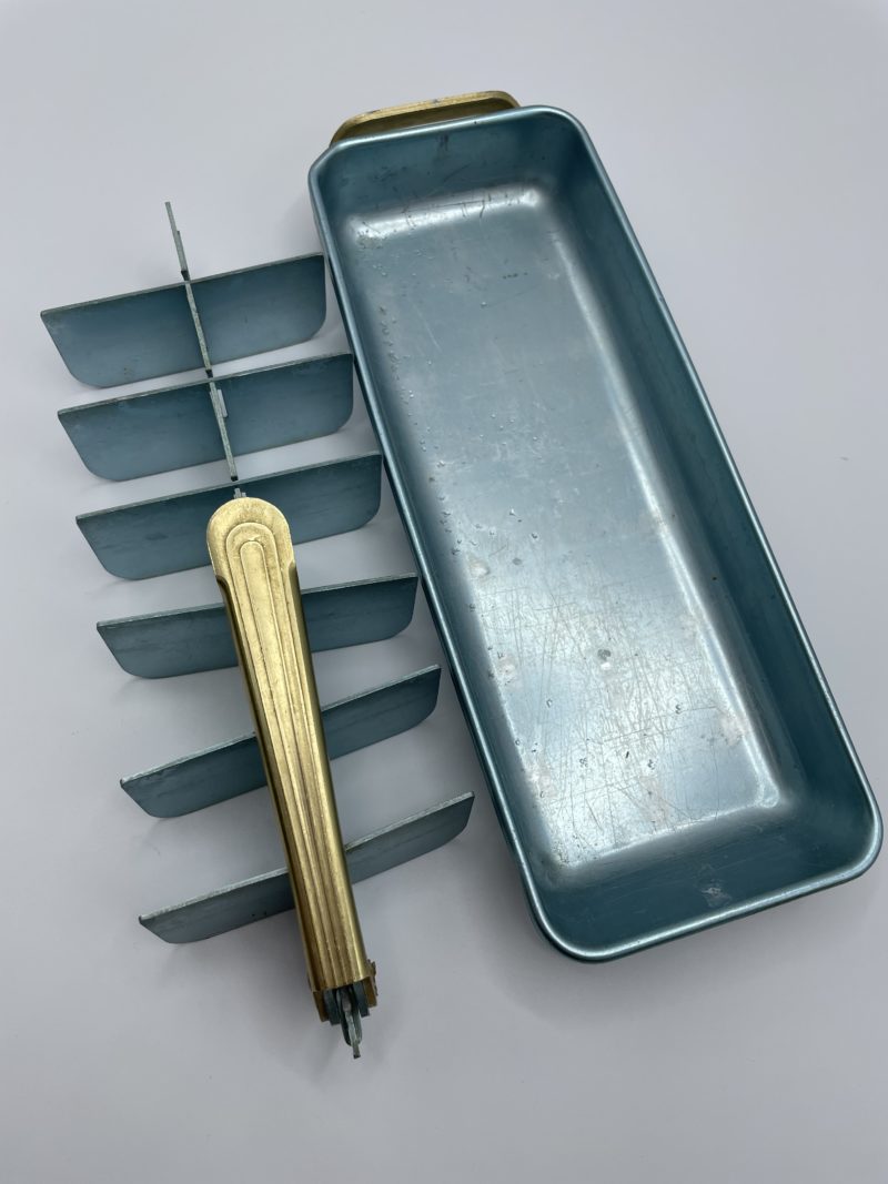 Bac à glaçons vintage Frigidaire – Image 2
