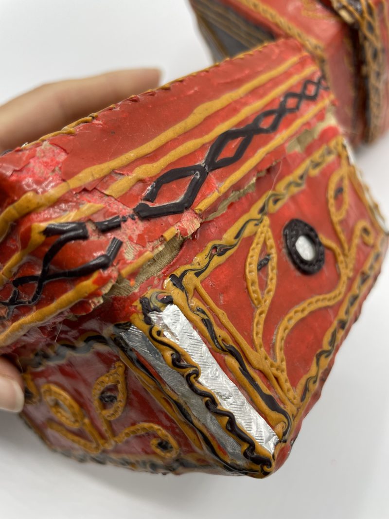 Lot de 2 boîtes à offrandes en osier artisanales rouges – Image 9