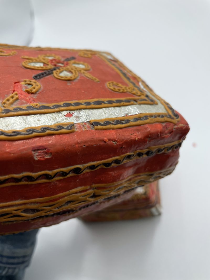 Lot de 2 boîtes à offrandes en osier artisanales rouges – Image 8
