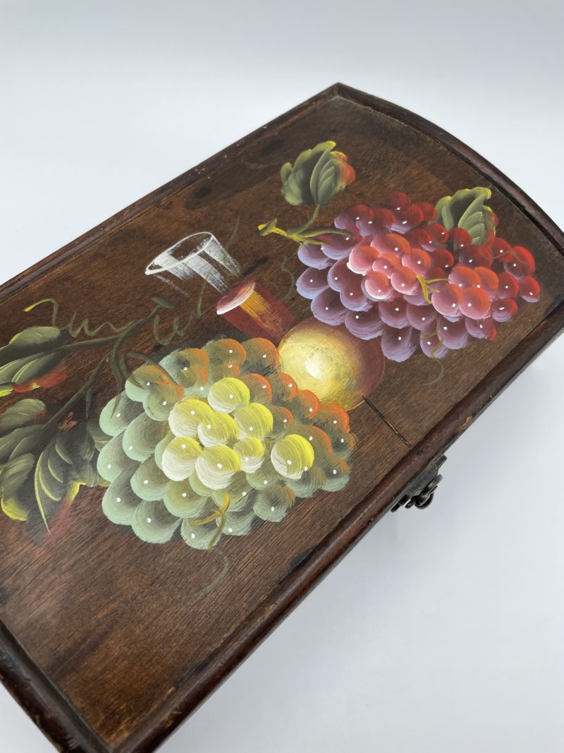 Coffret en bois vintage pour bouteilles décor peint à la main – Image 3
