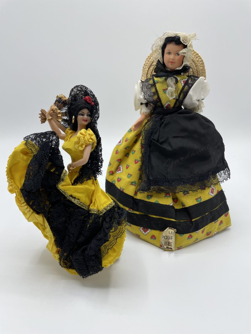 Collection poupées vintage souvenirs de voyage – Image 5