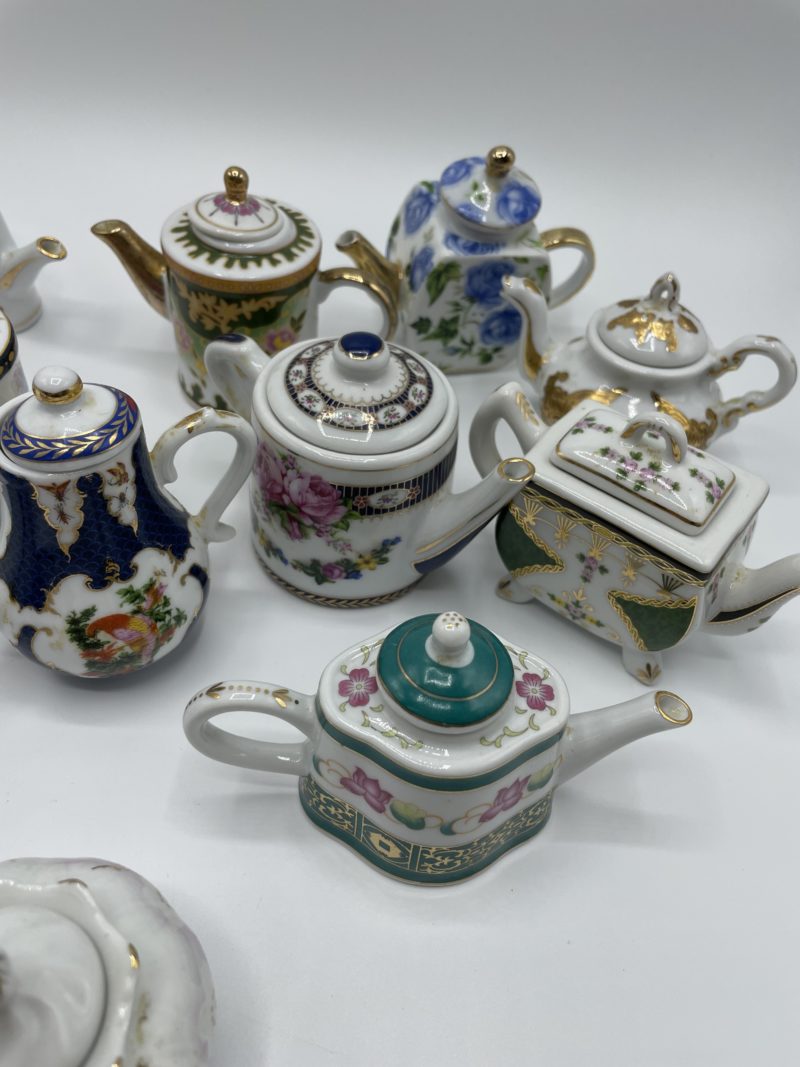 Collection théières miniatures porcelaine d'art – Image 3