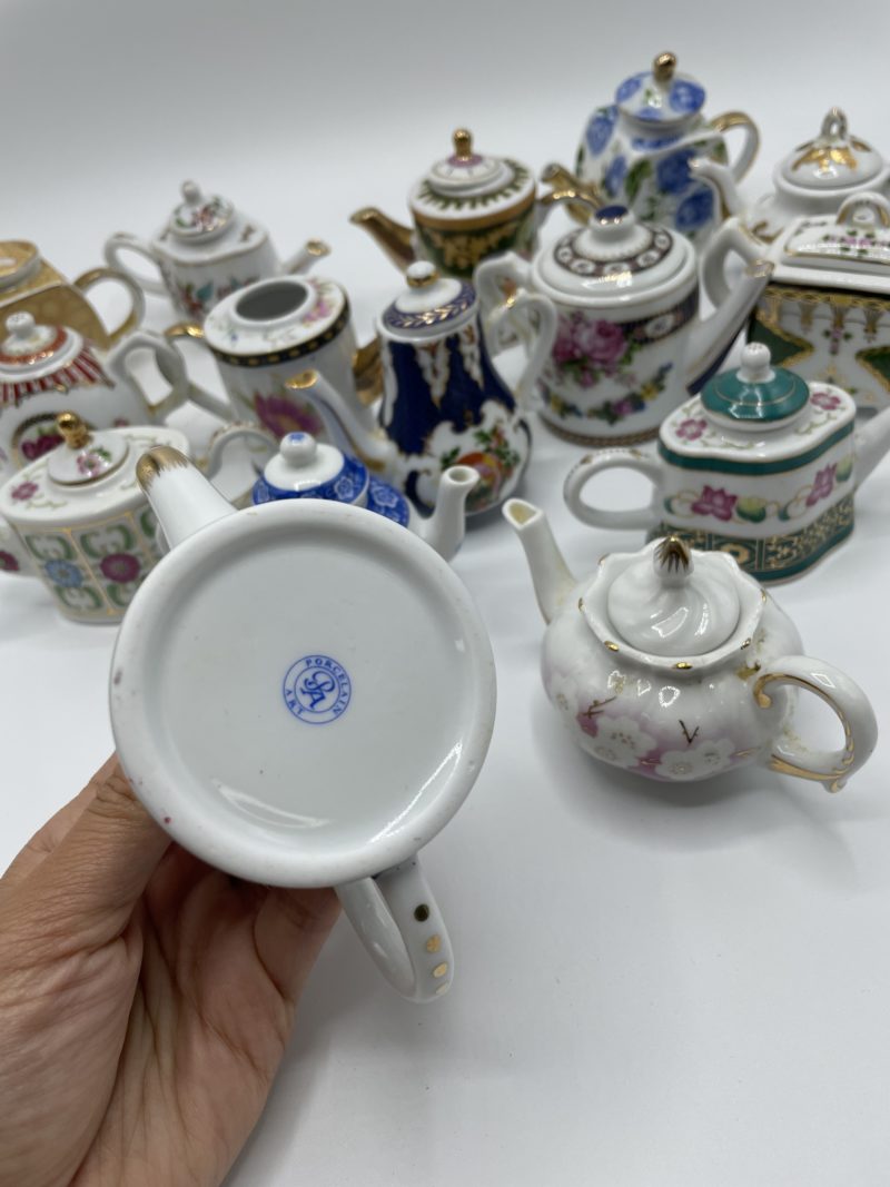 Collection théières miniatures porcelaine d'art – Image 2