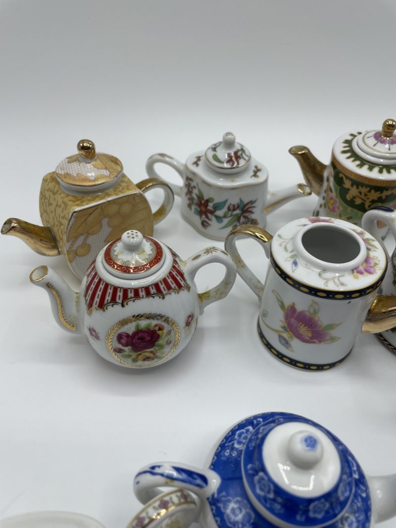 Collection théières miniatures porcelaine d'art – Image 4