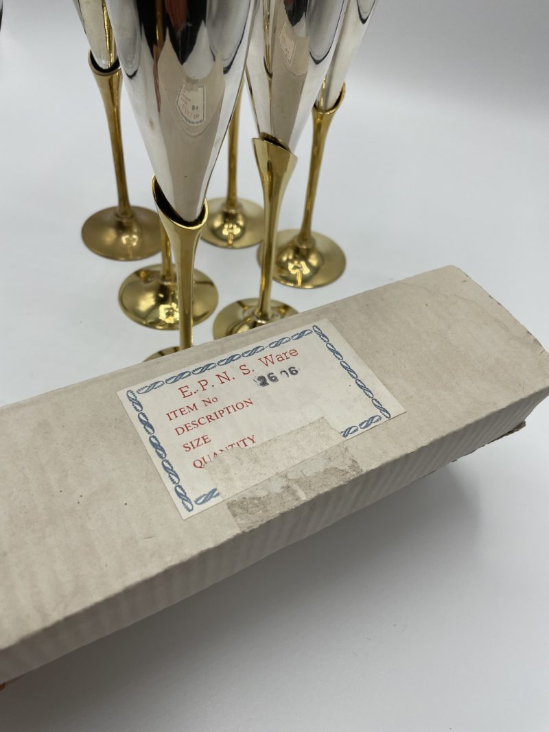 Lot de 6 flûtes à champagne en métal et laiton – Image 5
