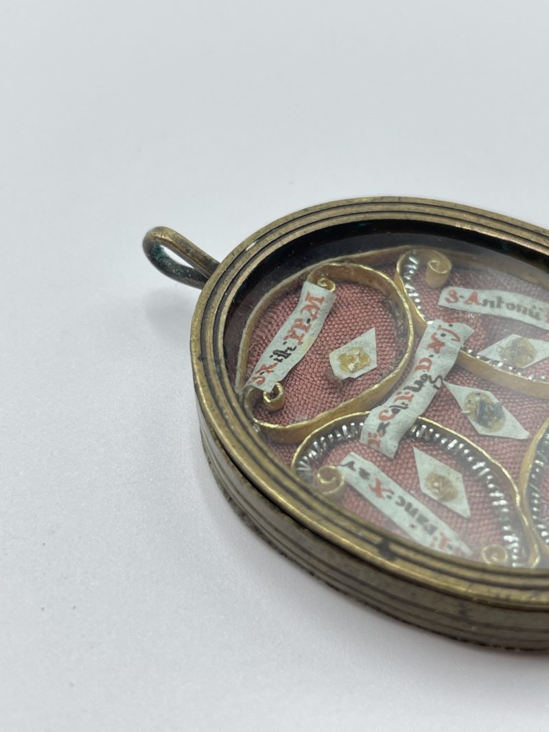 Médaillon reliquaire – Image 2