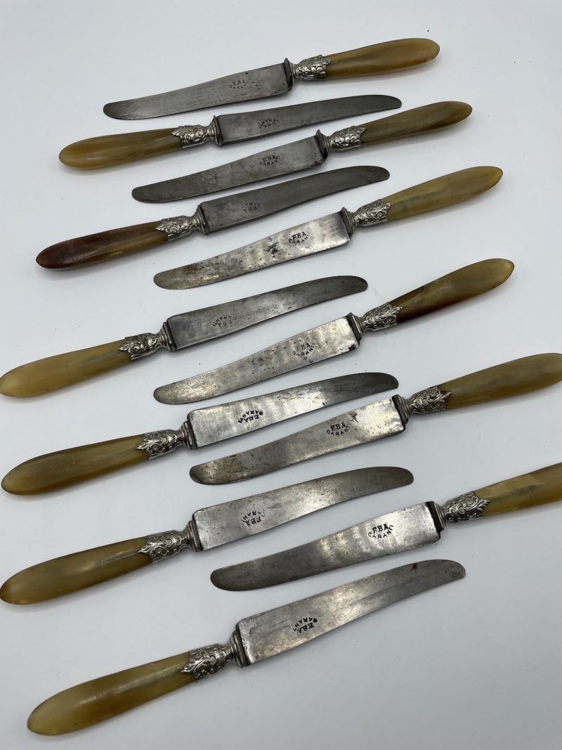 Ménagère 12 couteaux anciens avec manche en bakélite EBA garanti – Image 4